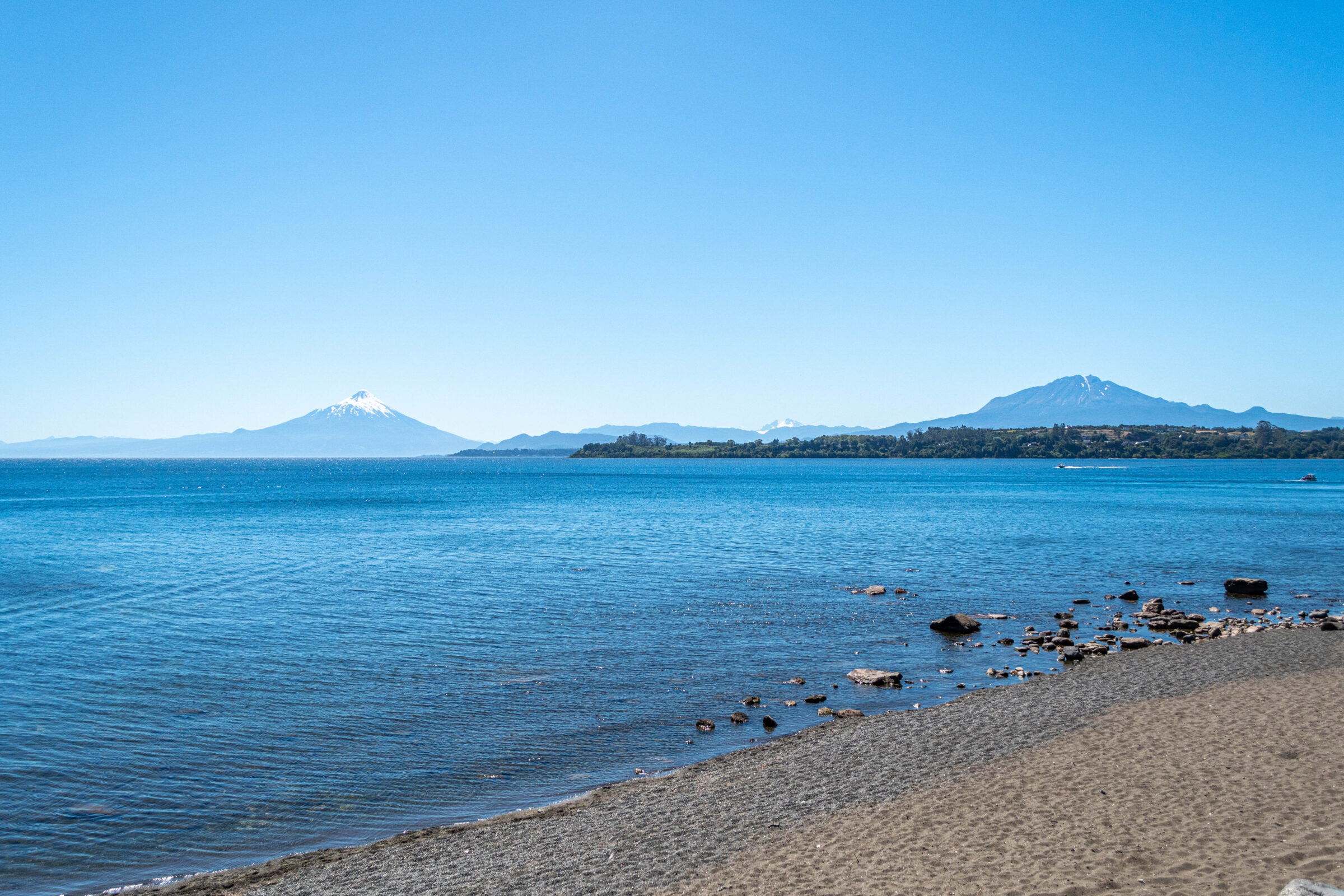 De vulkanen Osorno, Tronador en Calbuco, Chili