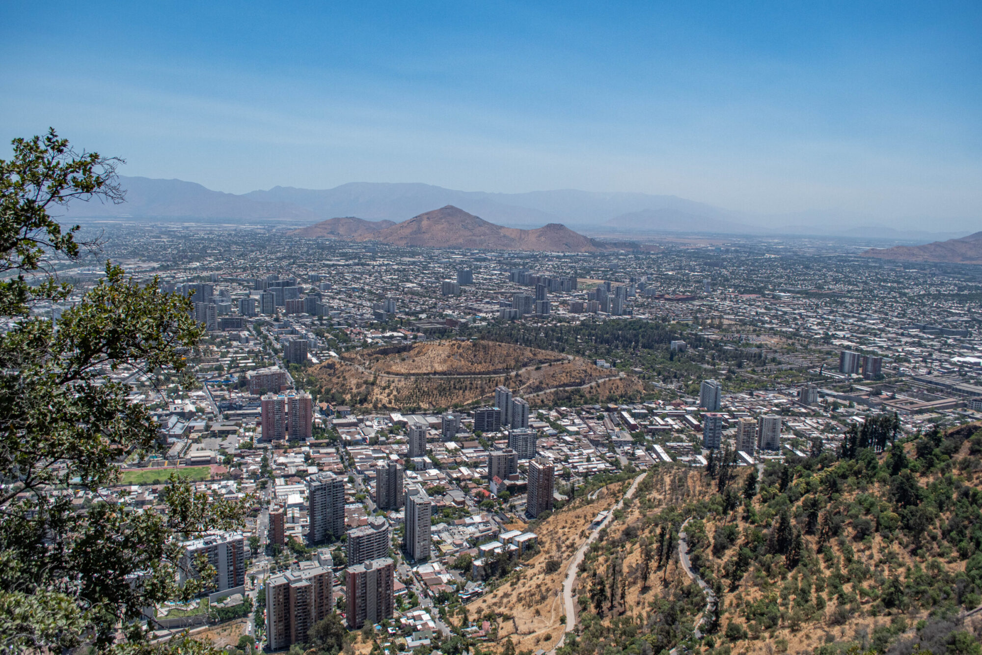 Uitzicht over Santiago vanaf Cerro San Cristobal, Chili