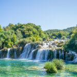 Bezoekgids Nationaal Park Krka – Watervallen, wandelroutes en uitzichtpunten Skradinski Buk Watervallen in Nationaal Park Krka, Kroatië