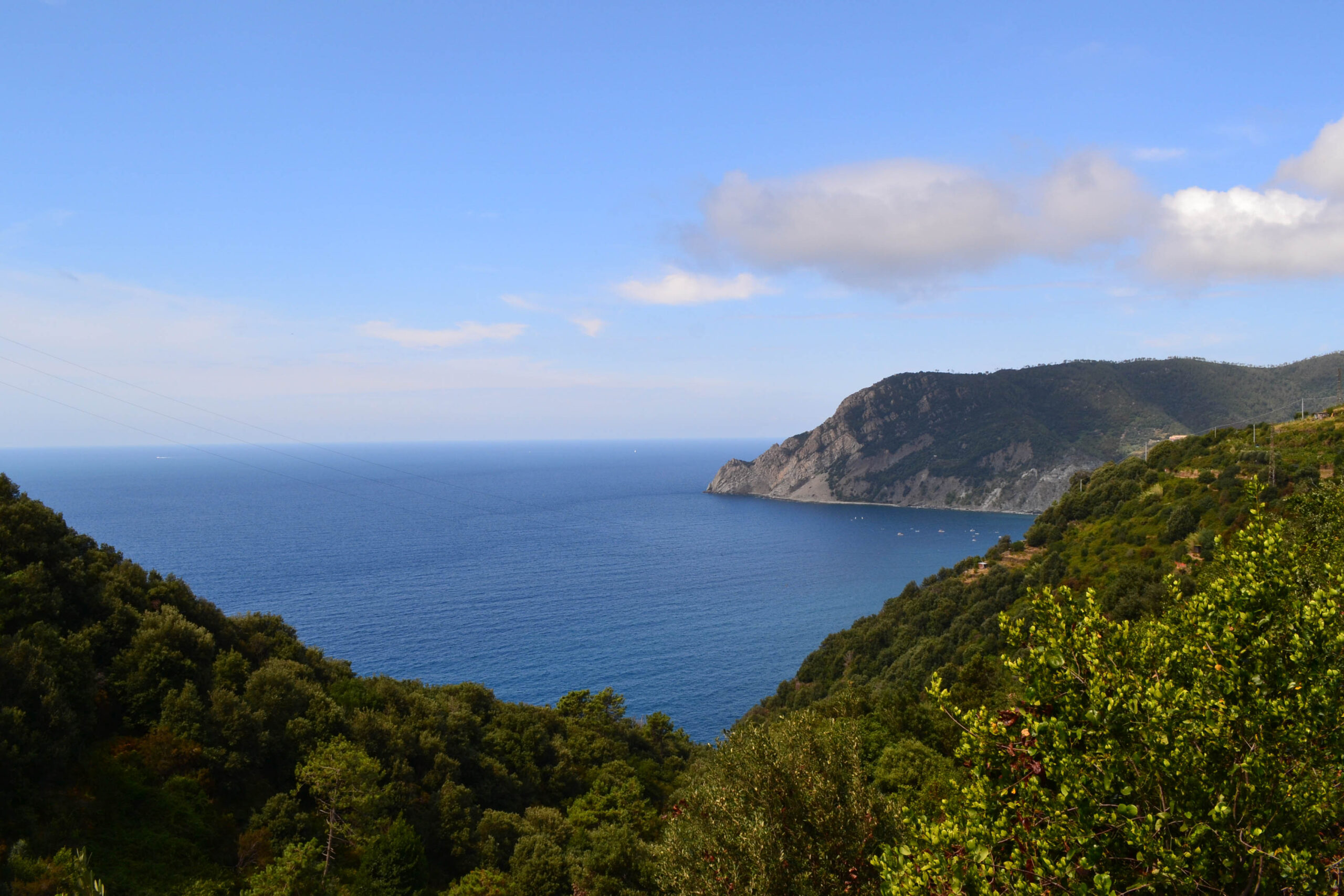 Uitzicht op zee vanaf het wandelpad tussen Monterosso al Mare en Vernazza, Cinque Terre, Italië
