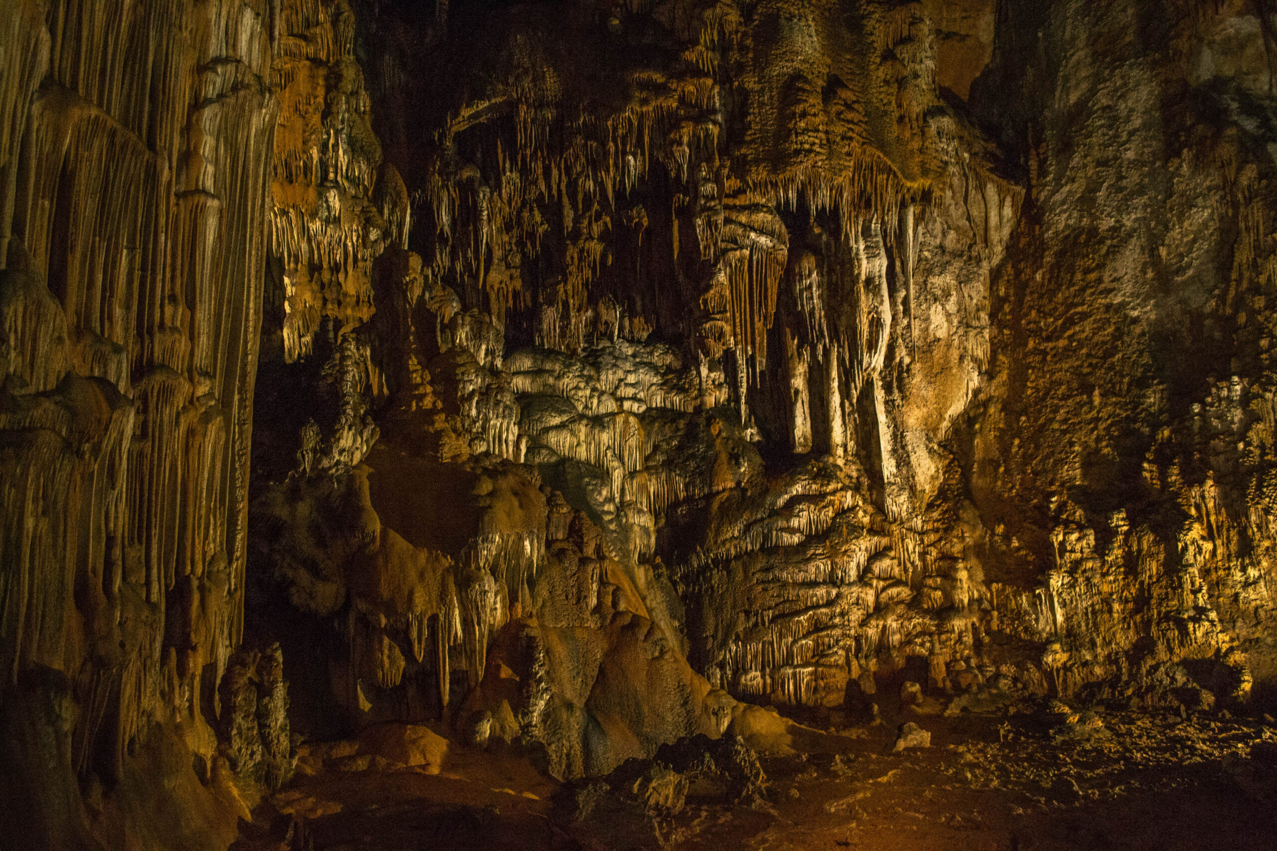 Manita Peć grot, Nationaal Park Paklenica, Kroatië